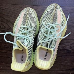 Yeezy Size 8 350 non reflective